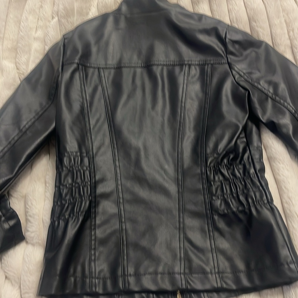 Small jacket - Picture 3 of 3